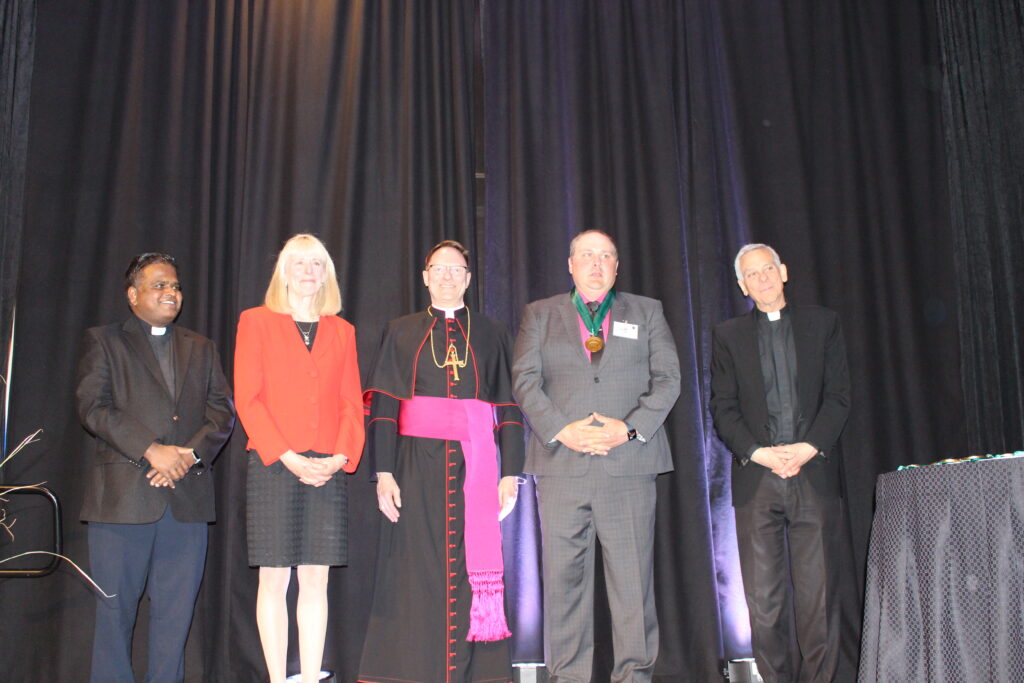 2025-04-25-06-49-09-DR2-Volunteer_Banquet-CT51KC1-IC1-01-SPH-DR2O-IMG_6637